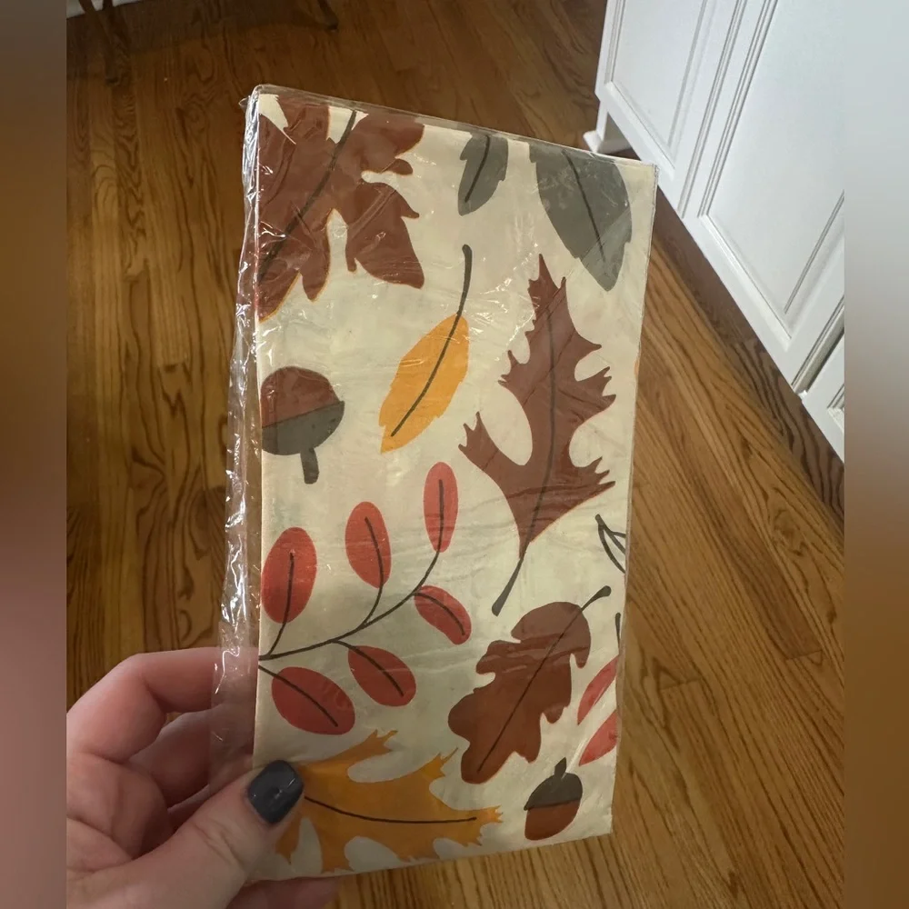 Spritz Autumn Leaf Paper Towels - Multicolor